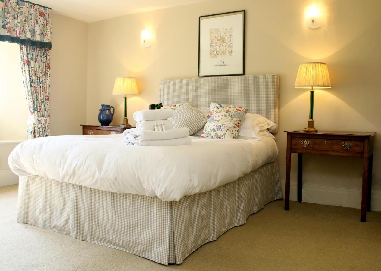 Naunton Aylworth Manor B&B 외부 사진