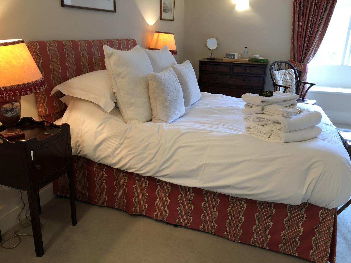 Naunton Aylworth Manor B&B 외부 사진